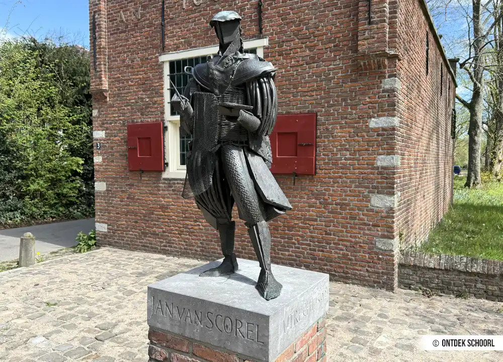 Bronzen beeld van Jan van Scorel.