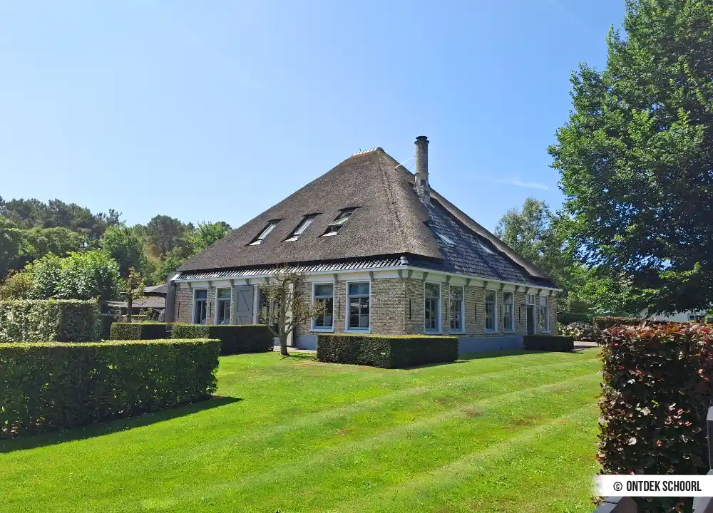 Stolpboerderije in Groet